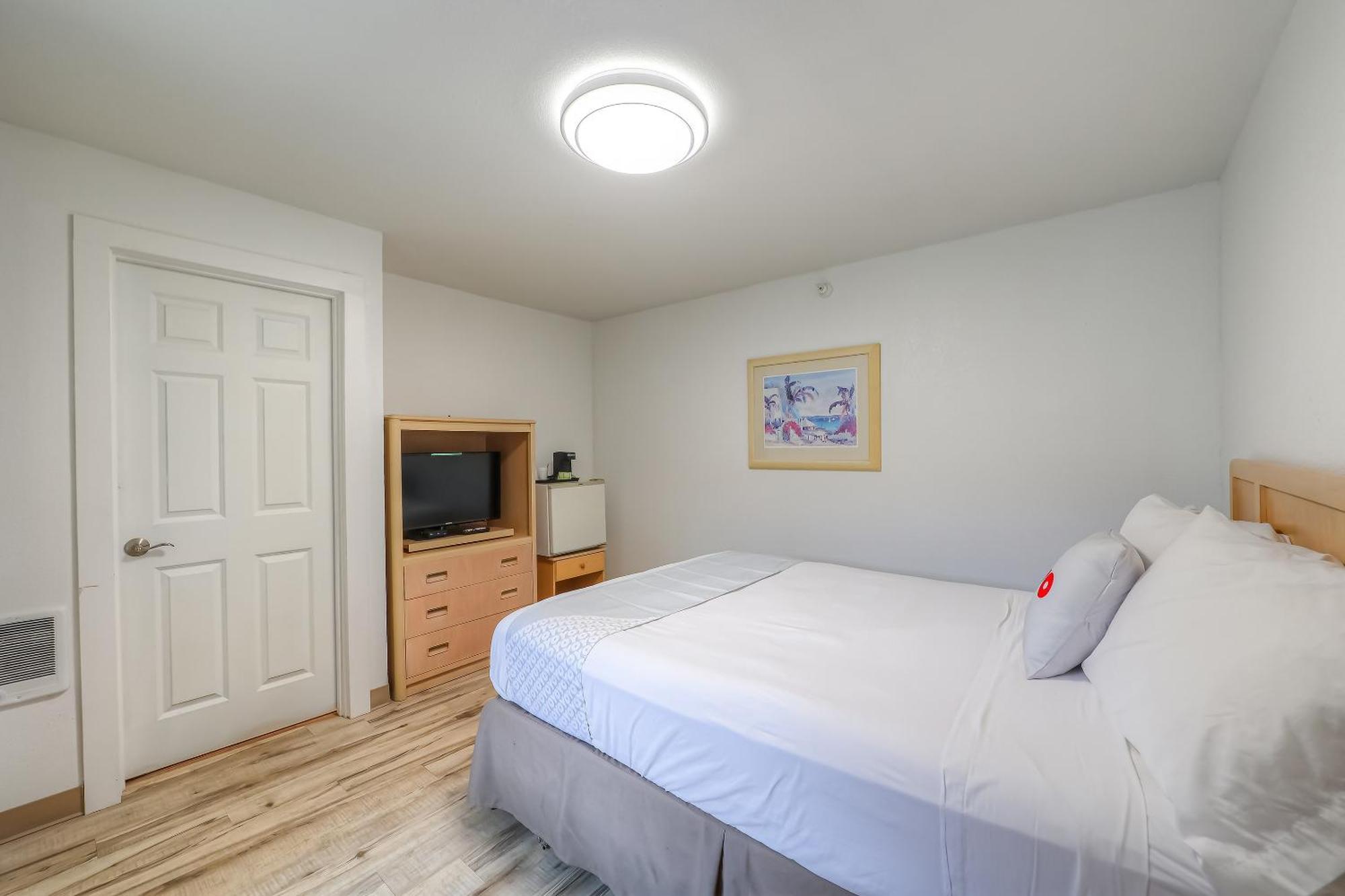 By Oyo - Hwy 101 Hotel 2*