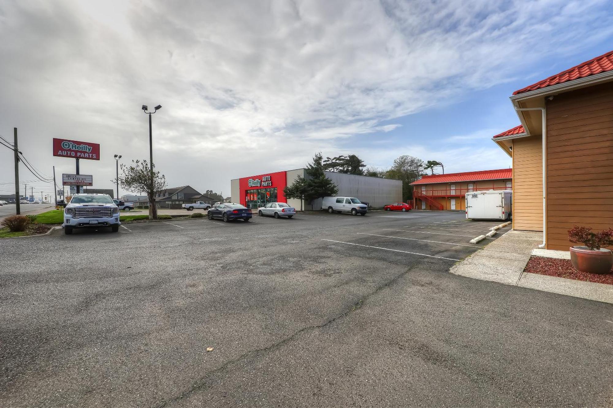 Hotel By Oyo - Hwy 101 2*