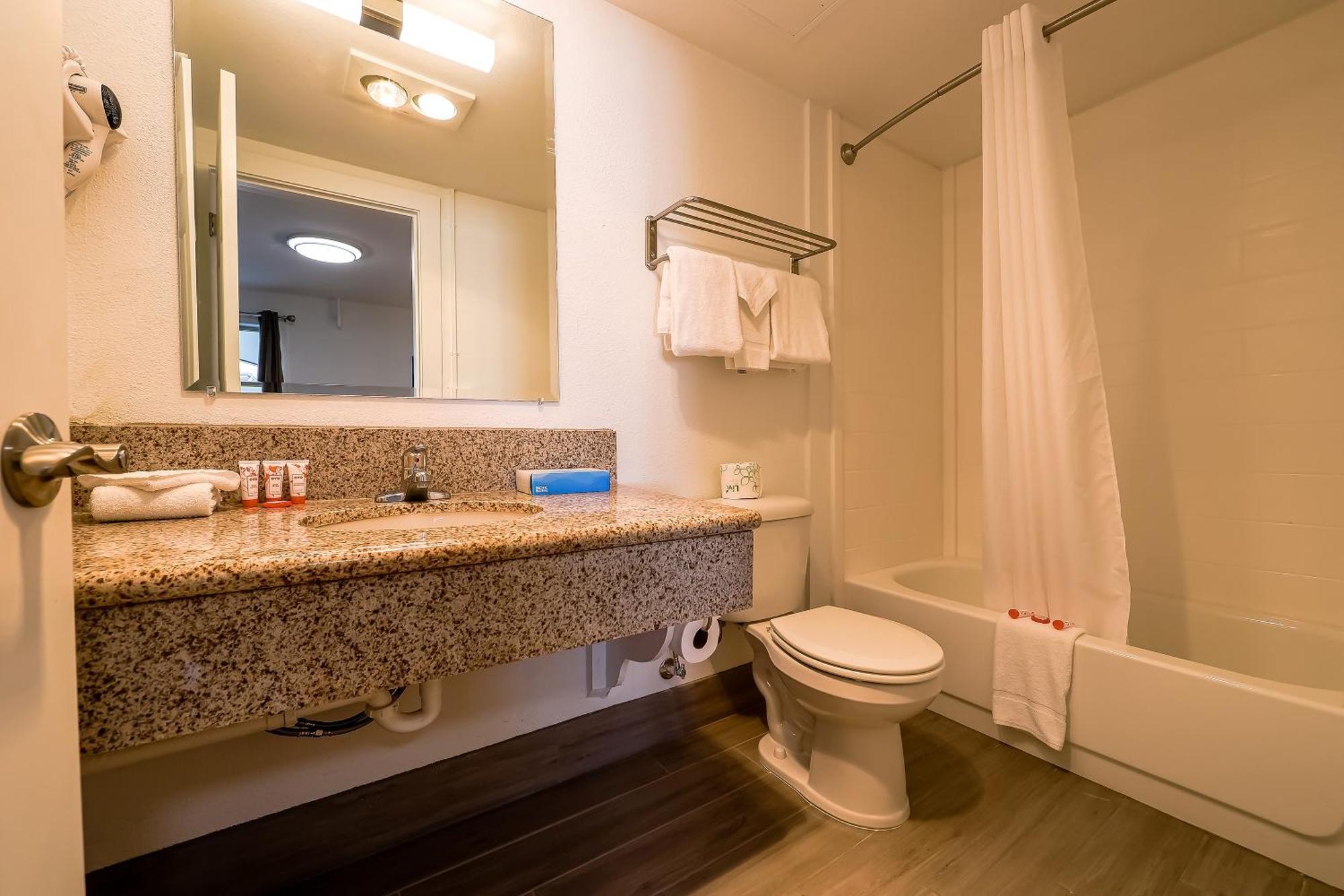 Hotel By Oyo - Hwy 101 2*