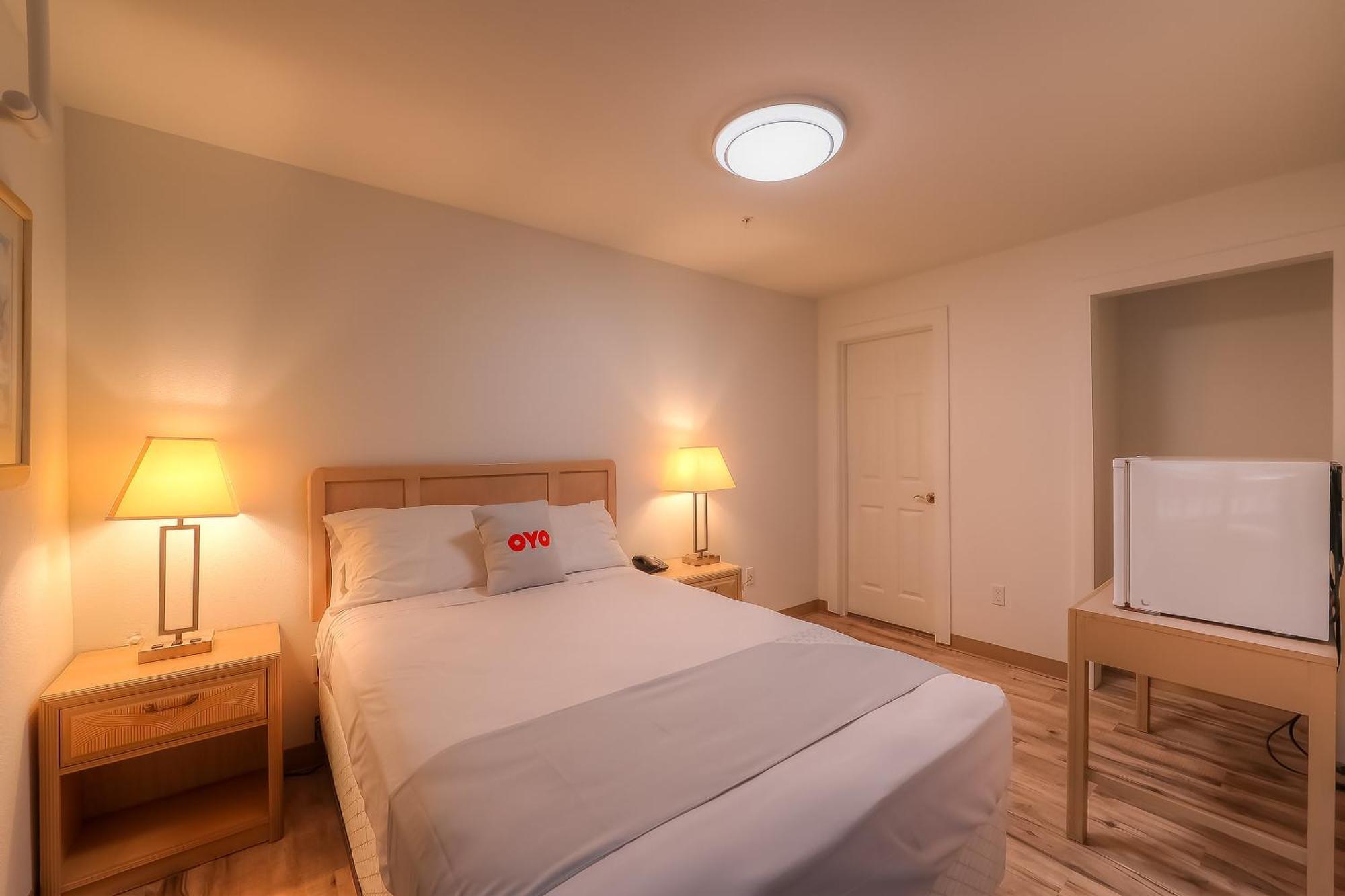 Hotel By Oyo - Hwy 101